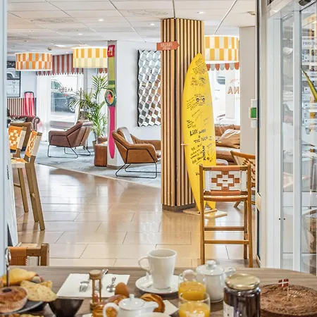 Surf Club By Akena - Grande Hotel