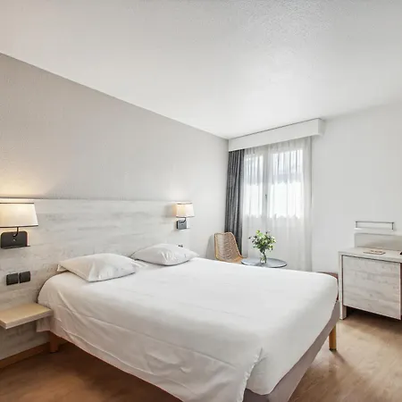 Surf Club By Akena - Grande Hotel 3*