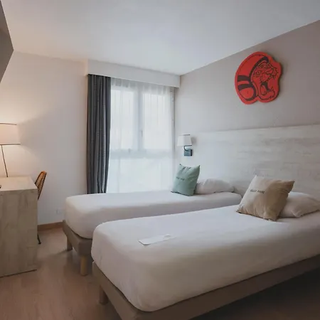 Surf Club By Akena - Grande Hotel 3*