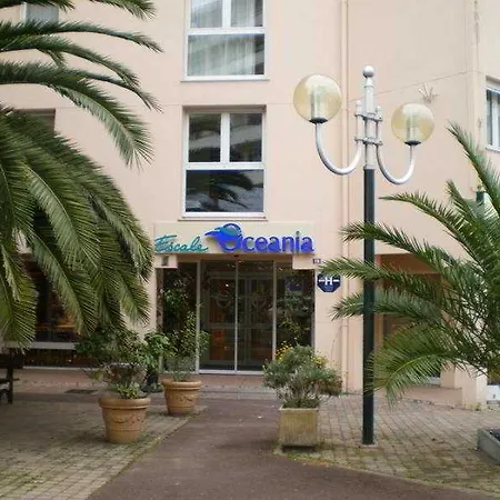 Akena - Grande