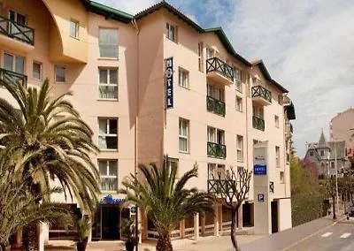Surf Club By Akena - Grande Hotel 3*