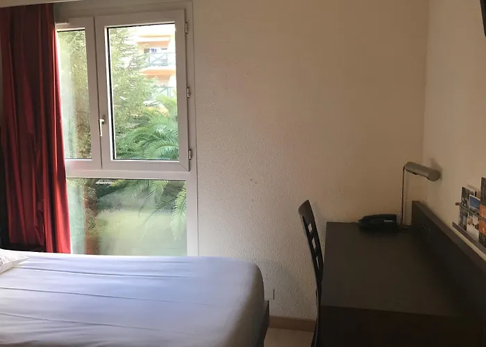 Akena - Grande מלון ביאריץ